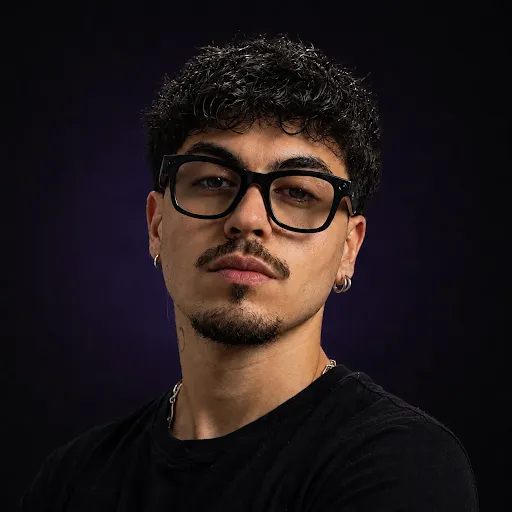 Retrato de Ángel Paesa, consultor de marketing y crecimiento